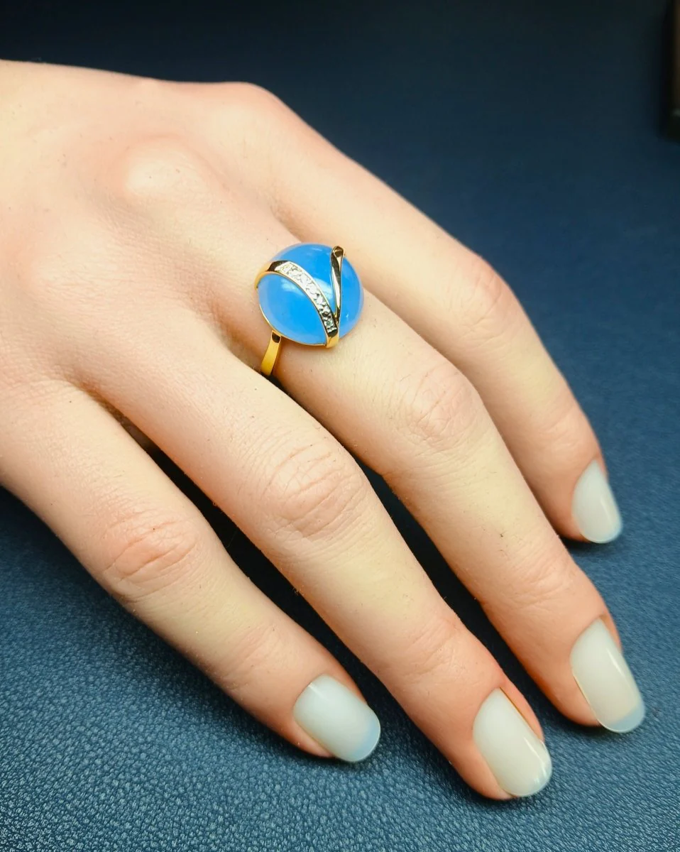 Ring in yellow gold, diamonds and lavender jade - Image 4