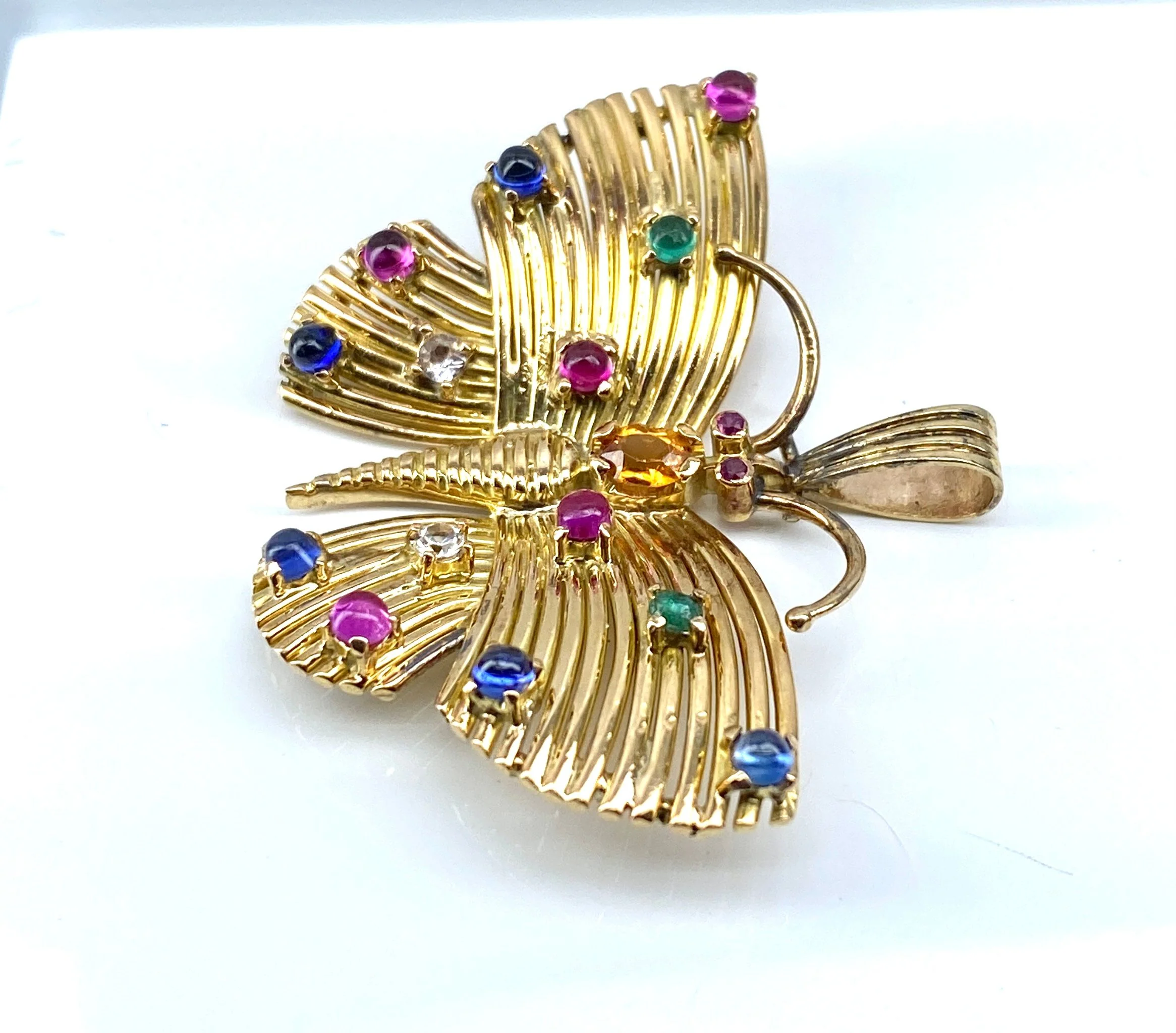 18-carat yellow gold and gemstone butterfly pendant - Image 3