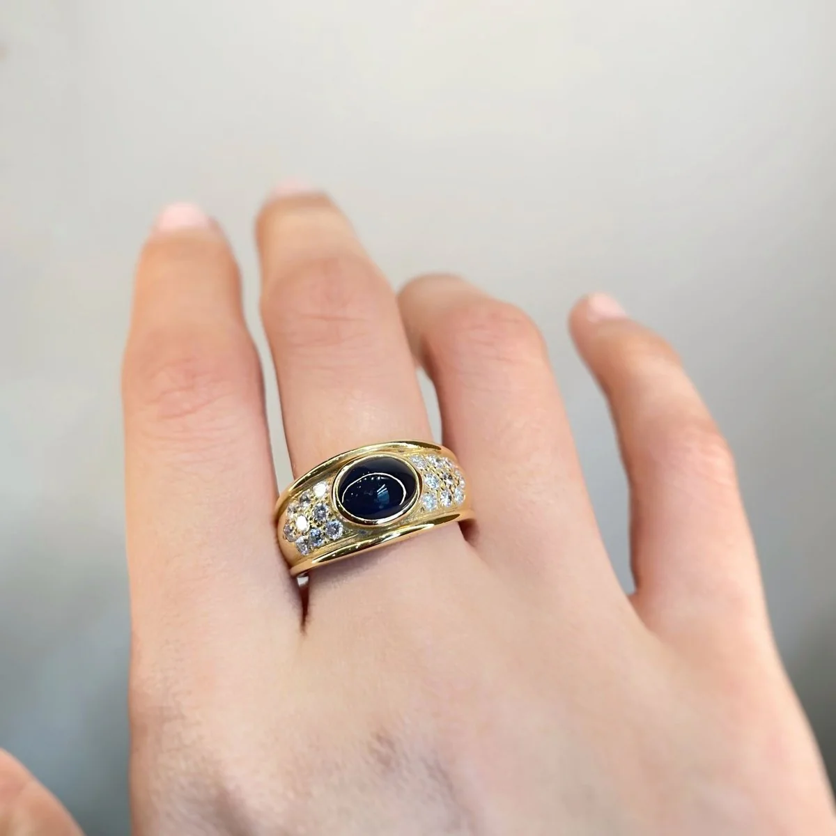 Ring - Gold, Sapphire And Diamonds - Image 4