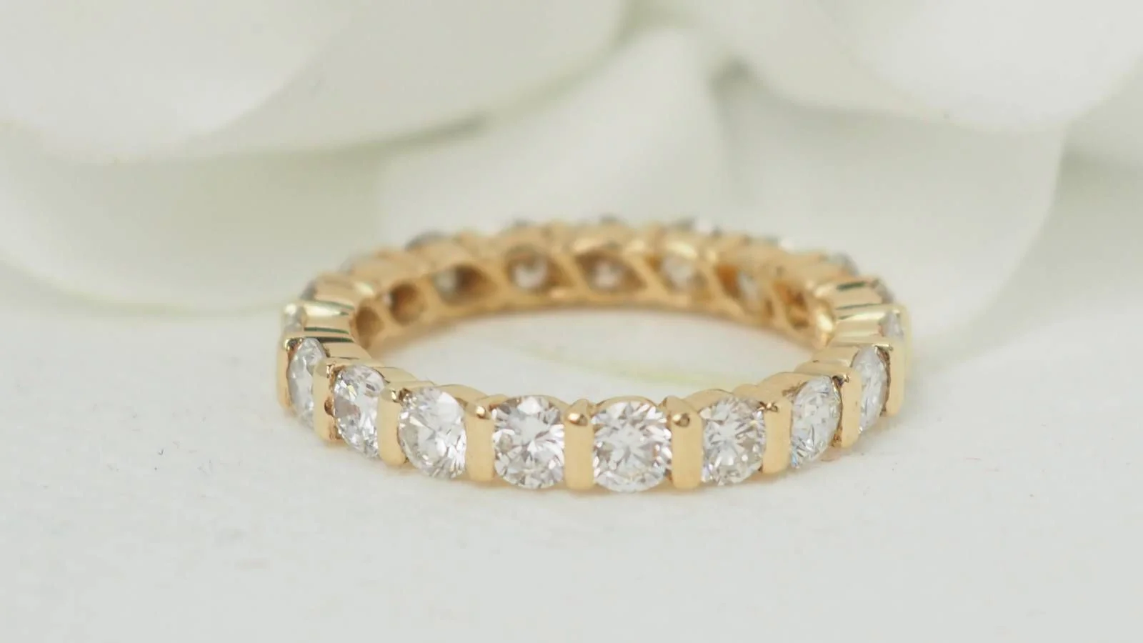 American wedding ring in yellow gold and diamonds - Image 6