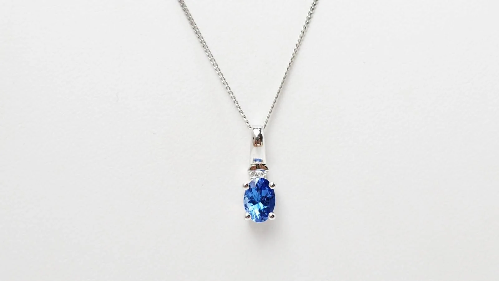 White gold, tanzanite and diamond necklace