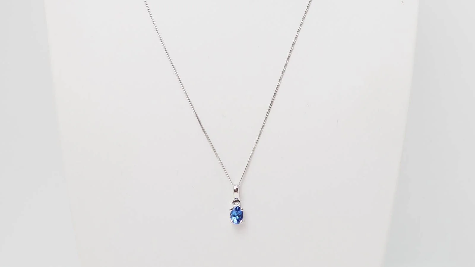 White gold, tanzanite and diamond necklace - Image 6
