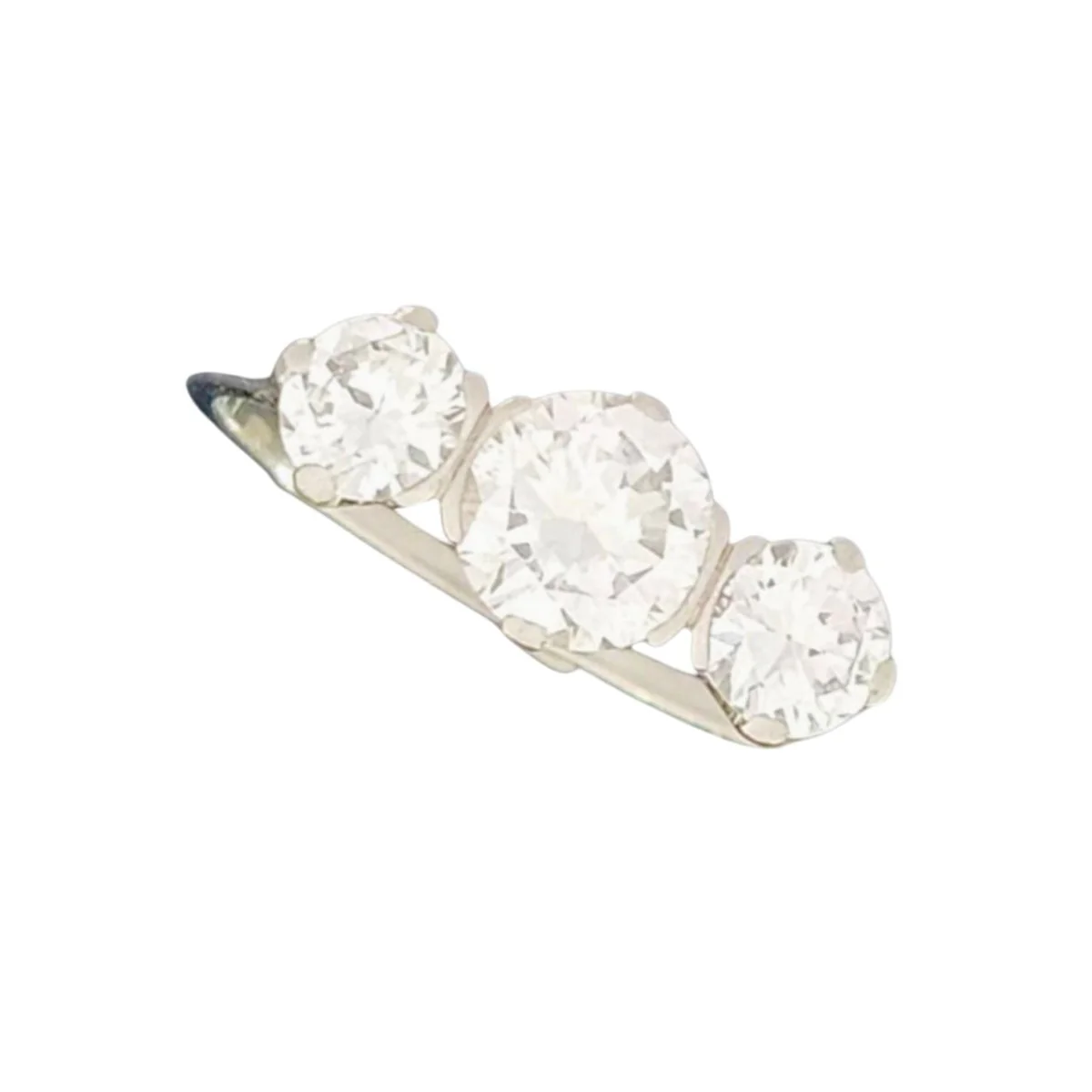 Diamond trilogy ring