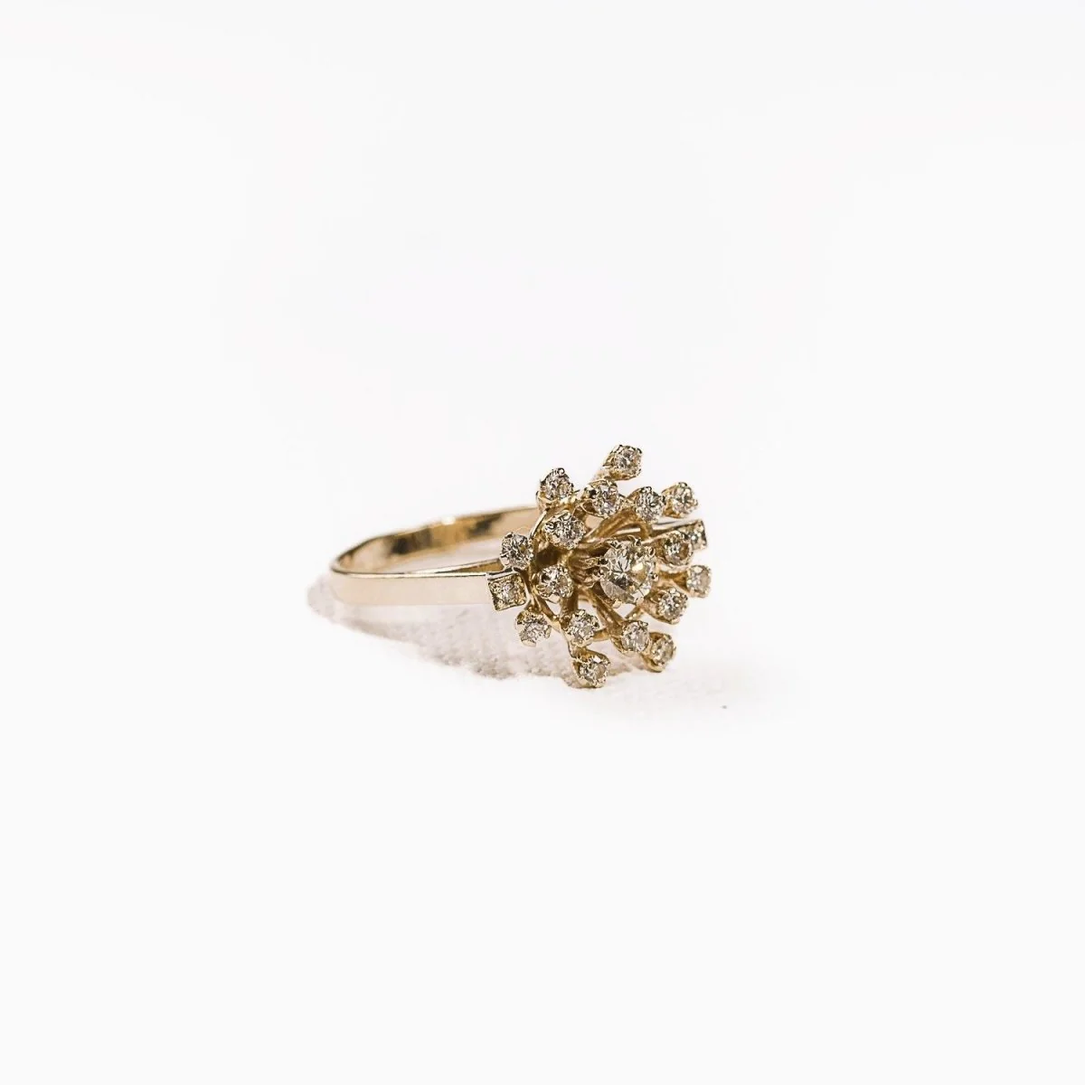 Ring flower in yellow gold and diamonds - Image 4