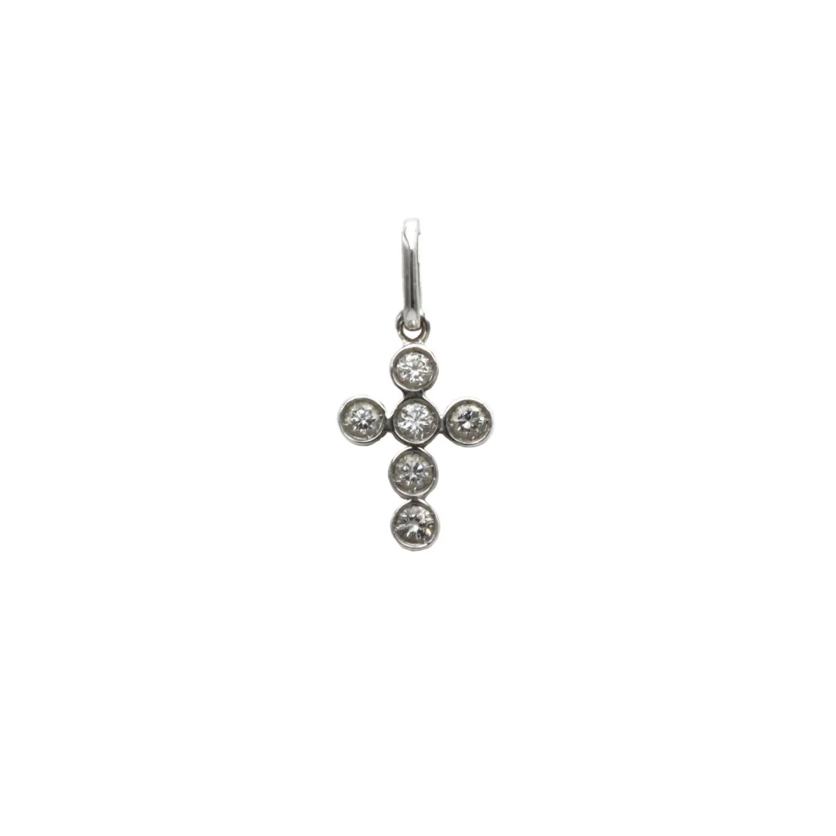 White gold and diamond pendant