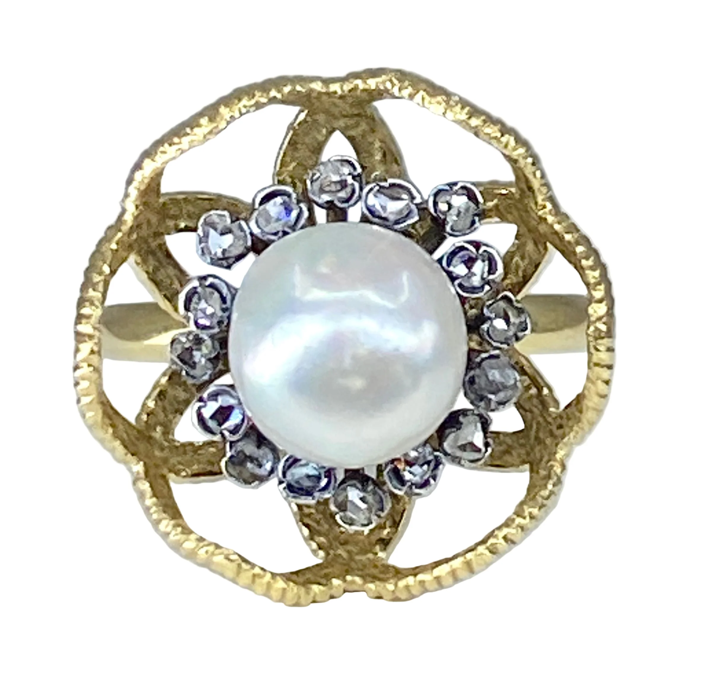 Cocktail Ring in 18 carat yellow gold and silver, fine pearls and diamonds