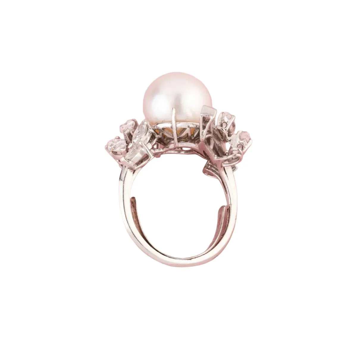 Ring Cocktail in white gold, pearl and diamonds - Image 4