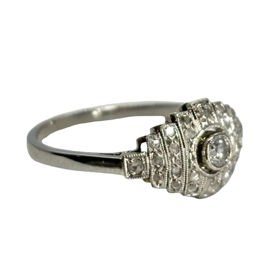 Ring in white gold and diamonds. - Image 5