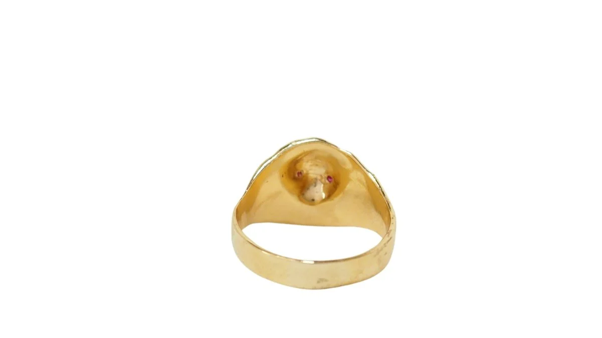 Lion signet ring in yellow gold, ruby and diamond - Image 4