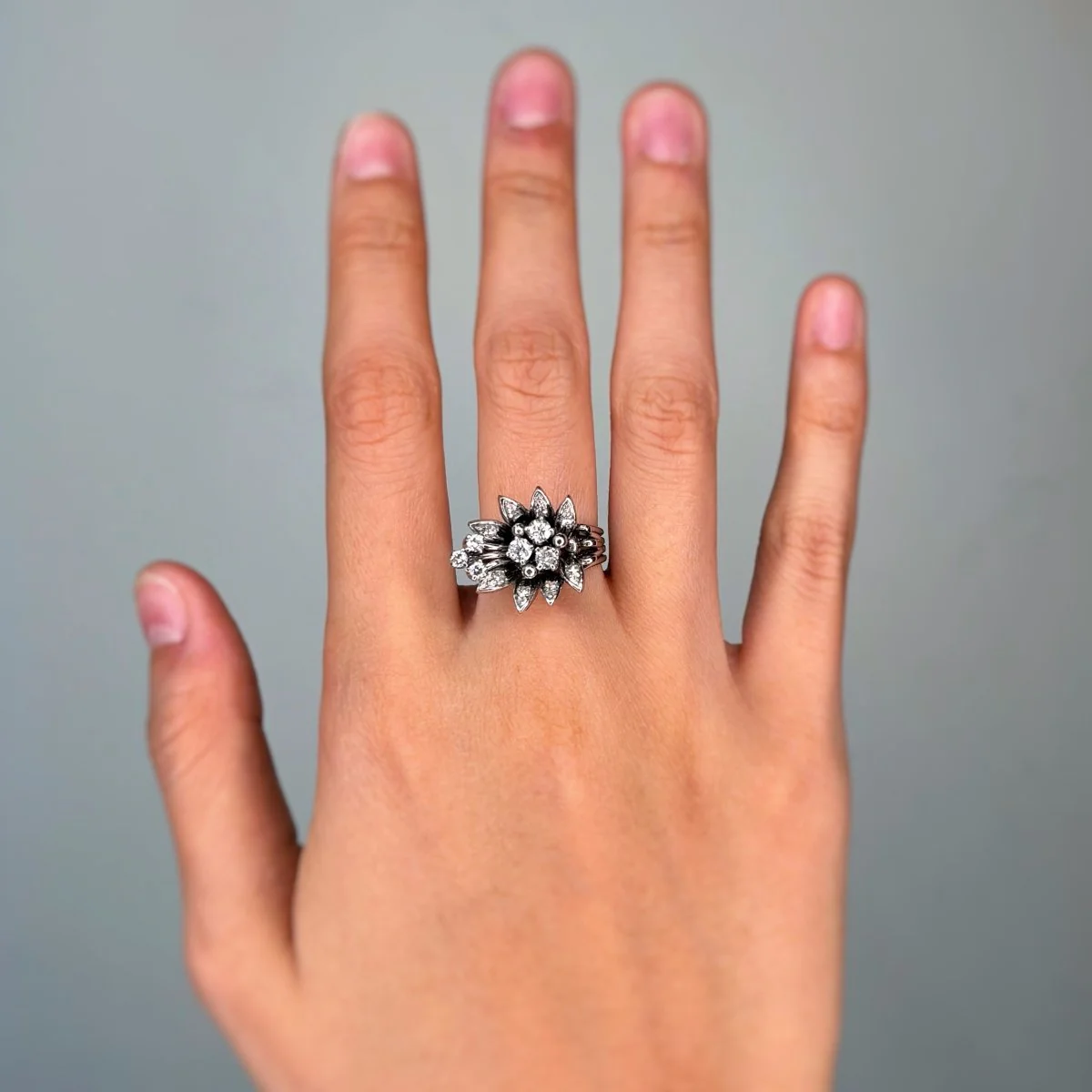 White gold and diamond ring - Image 2