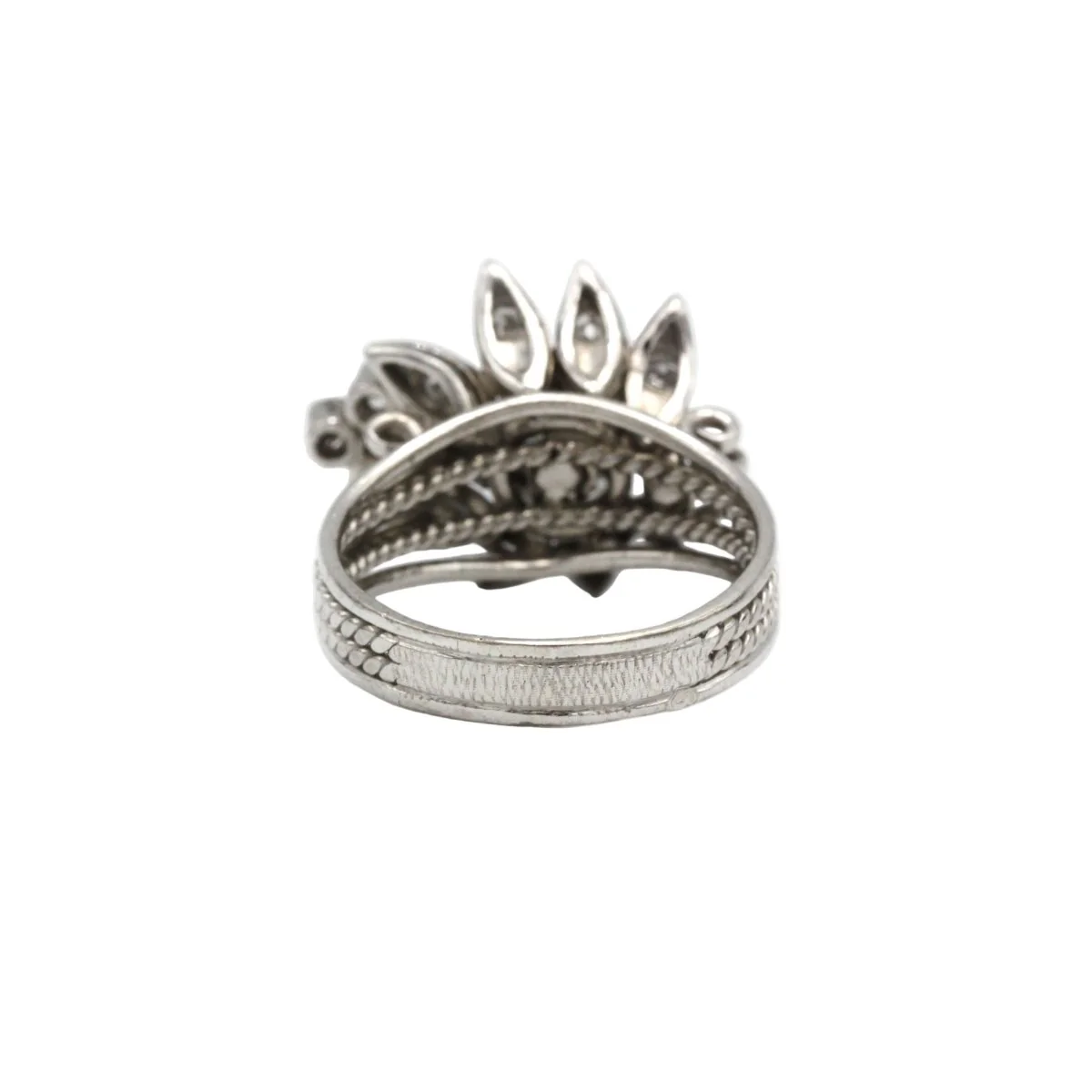White gold and diamond ring - Image 4