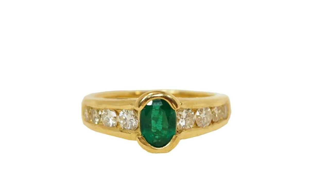 Yellow gold, emerald and diamond ring