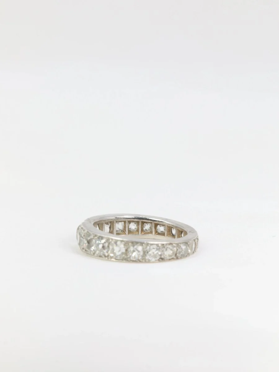 Belle Epoque platinum wedding ring with 5ct old-cut diamonds - Image 5