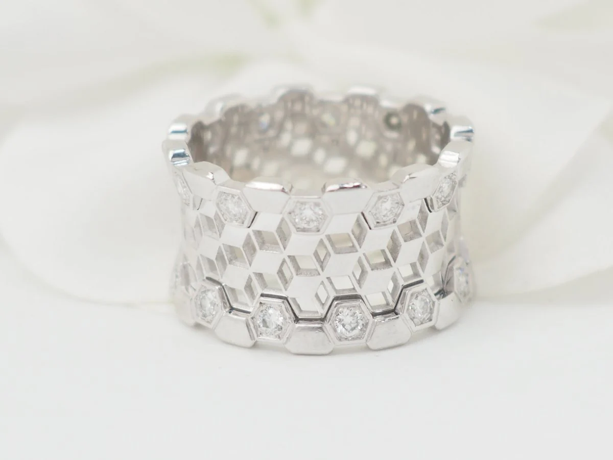 Openwork ring in white gold and diamonds - Image 8