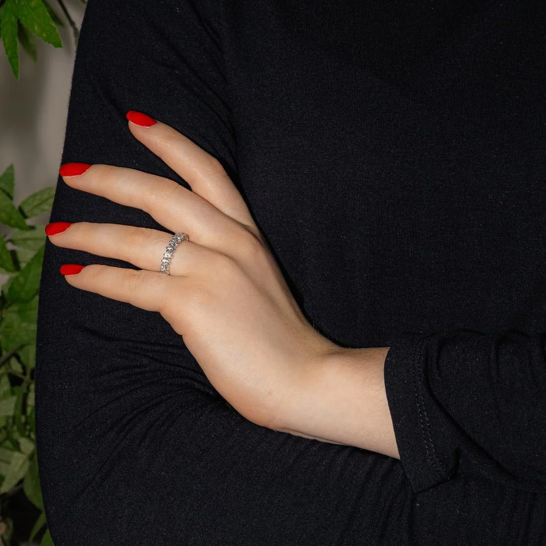 Alliance ring in white gold and diamonds - Image 2