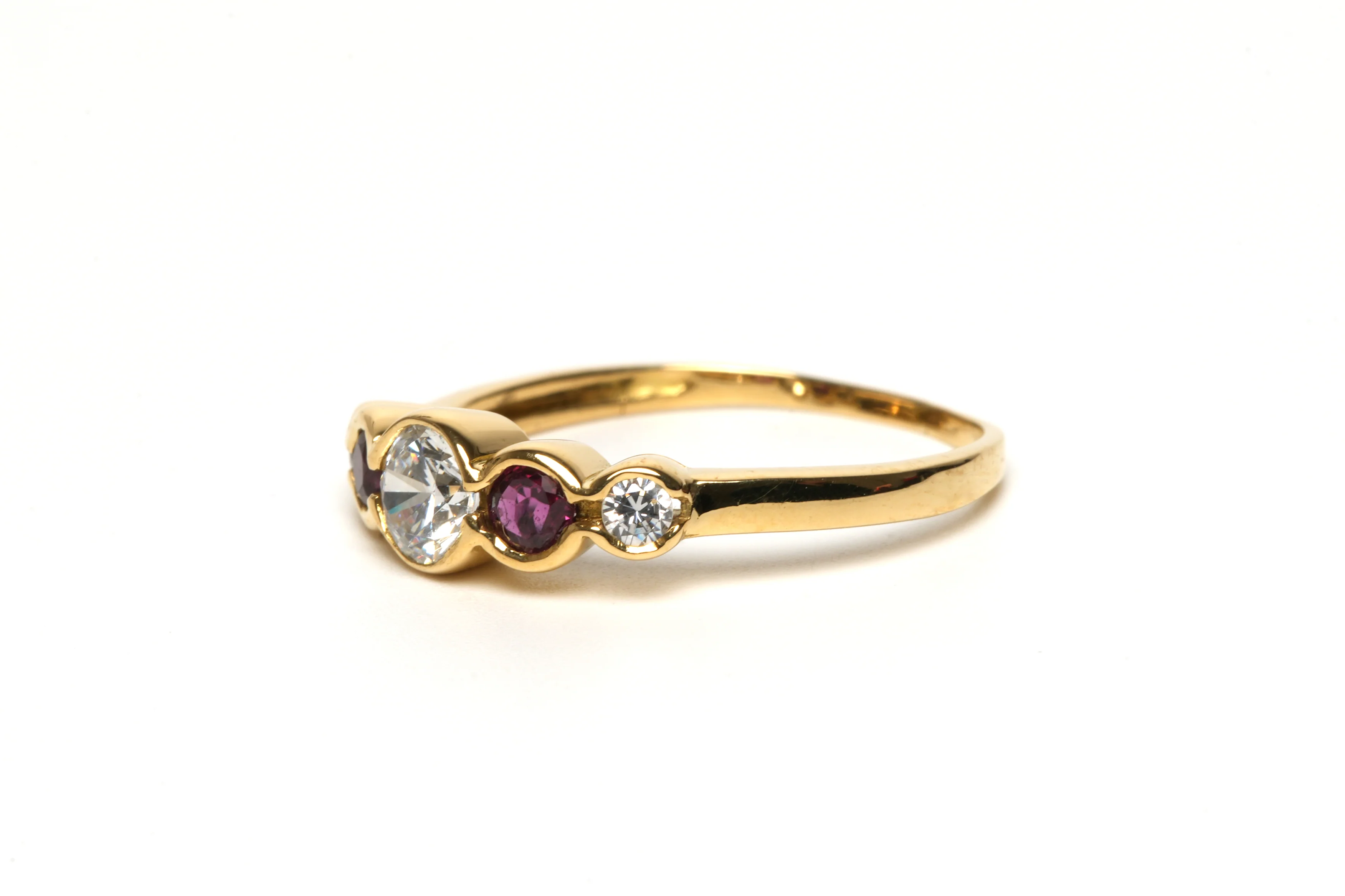 Yellow gold, Ruby and Diamond Wedding band Ring - Image 2