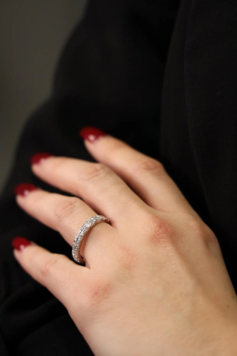 Alliance ring in white gold and diamonds - Image 7