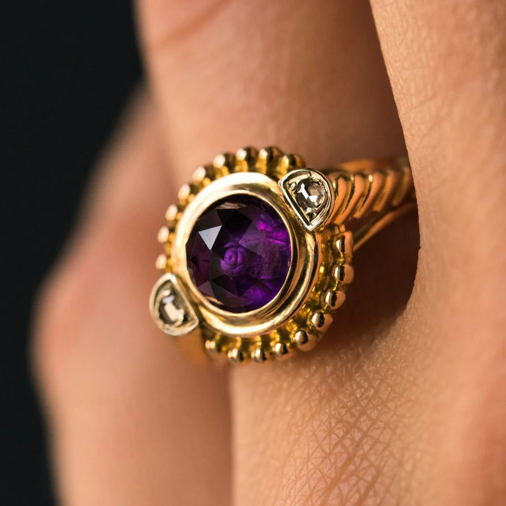 Cocktail ring in yellow gold, amethyst and diamonds - Image 2
