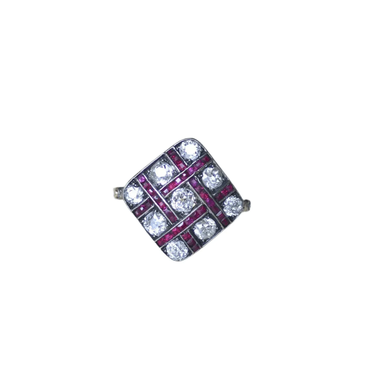 Ring at yellow gold, silver, rubies and diamonds