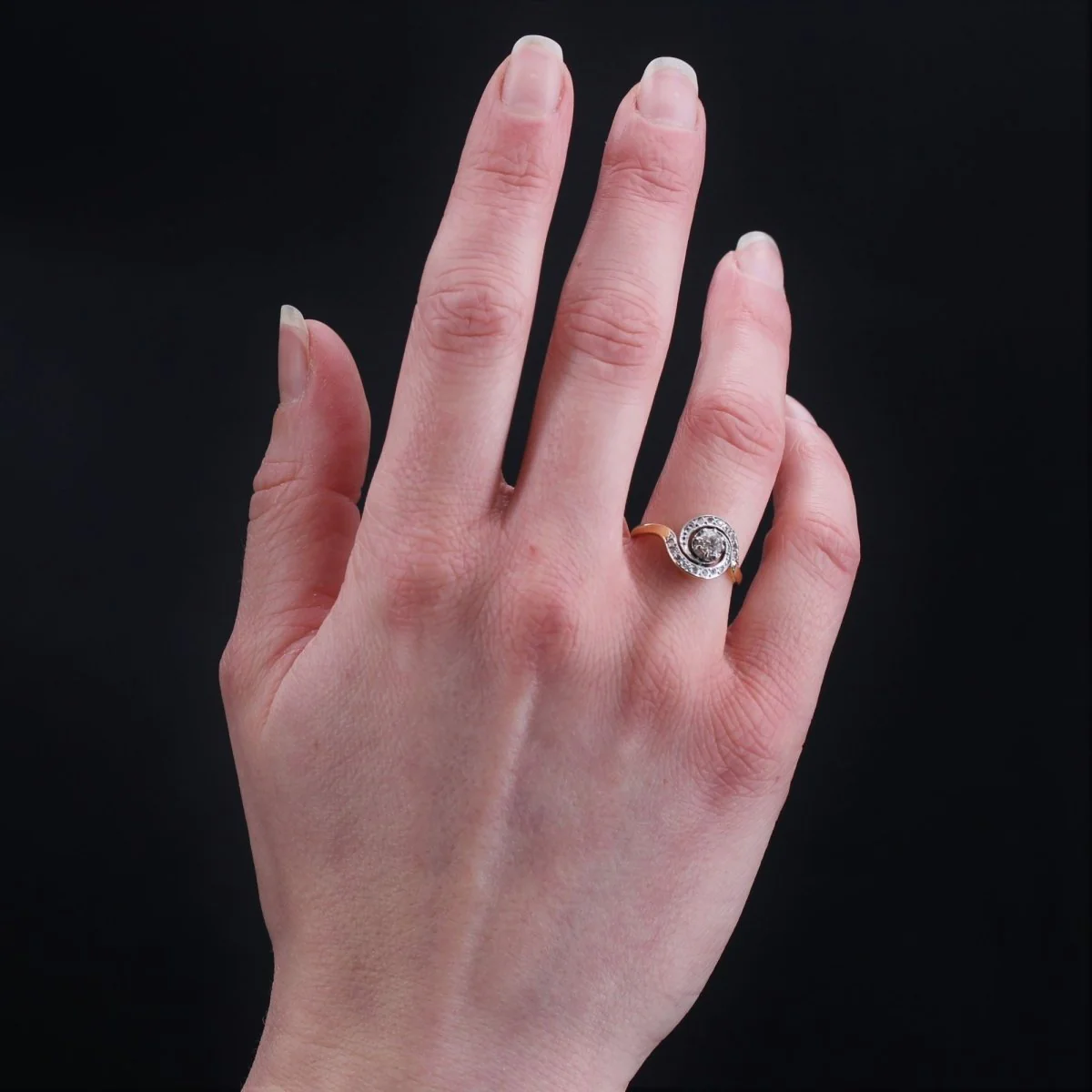 Ring Pompadour in yellow gold, paltinium and diamonds - Image 2
