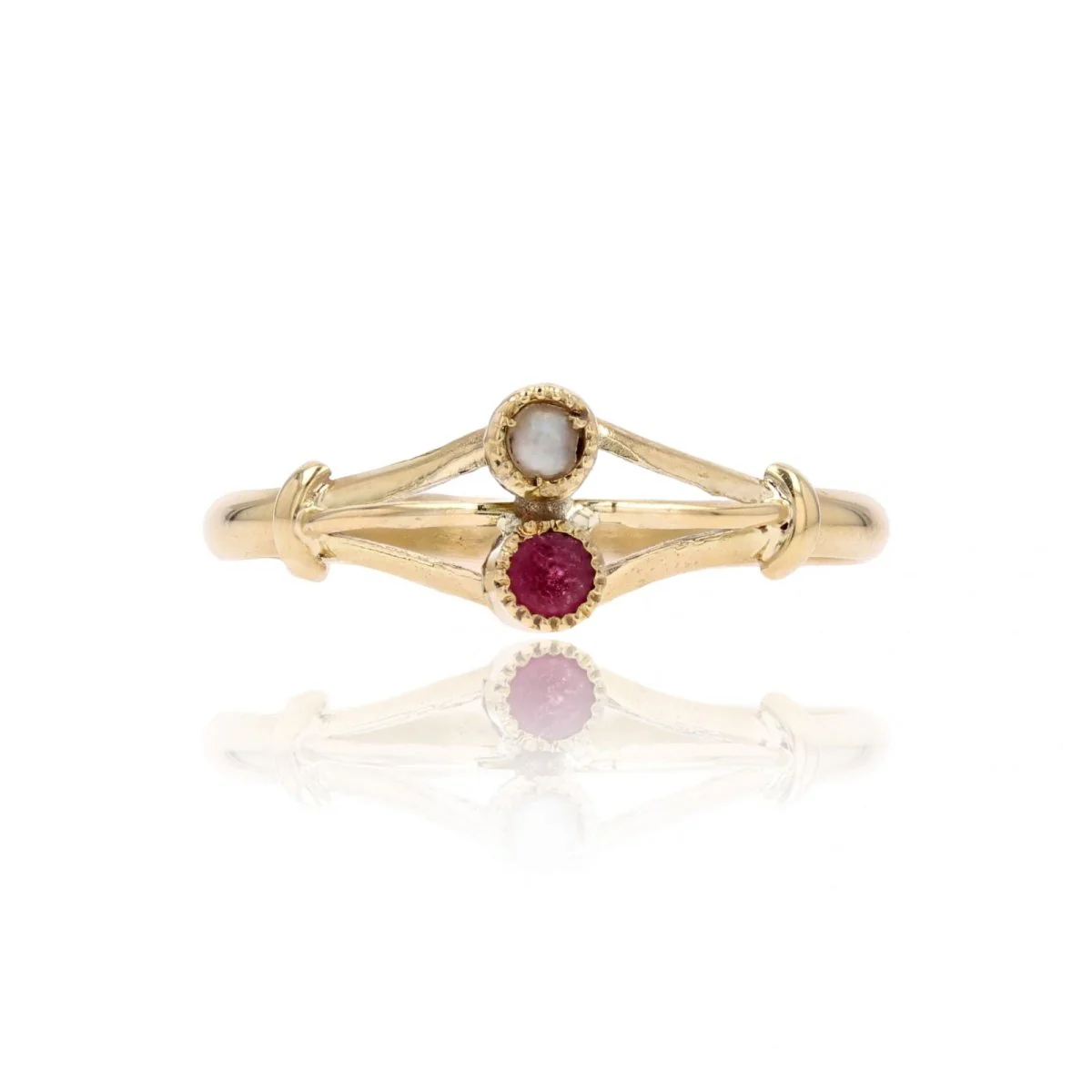 Ring You & Me in yellow gold, pearl and garnet