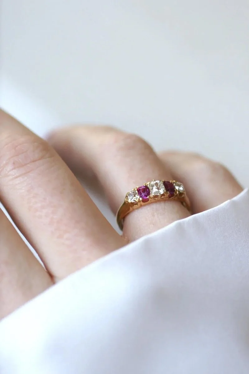 Ring Gold, ruby and diamonds - Image 2
