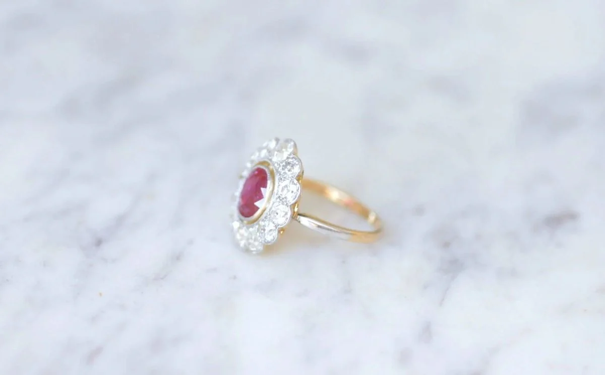 Daisy ring, unheated Burmese ruby 1.60 Cts, diamonds - Image 7