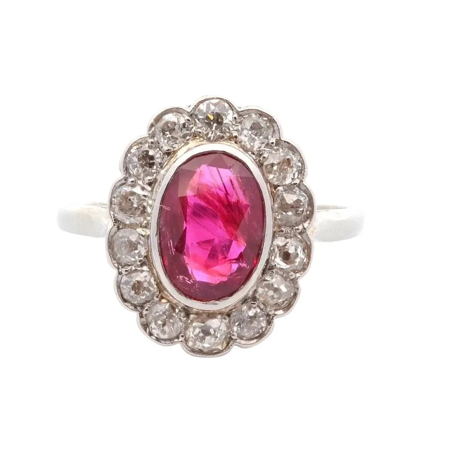 Ring Surroundings in white gold, ruby and diamonds