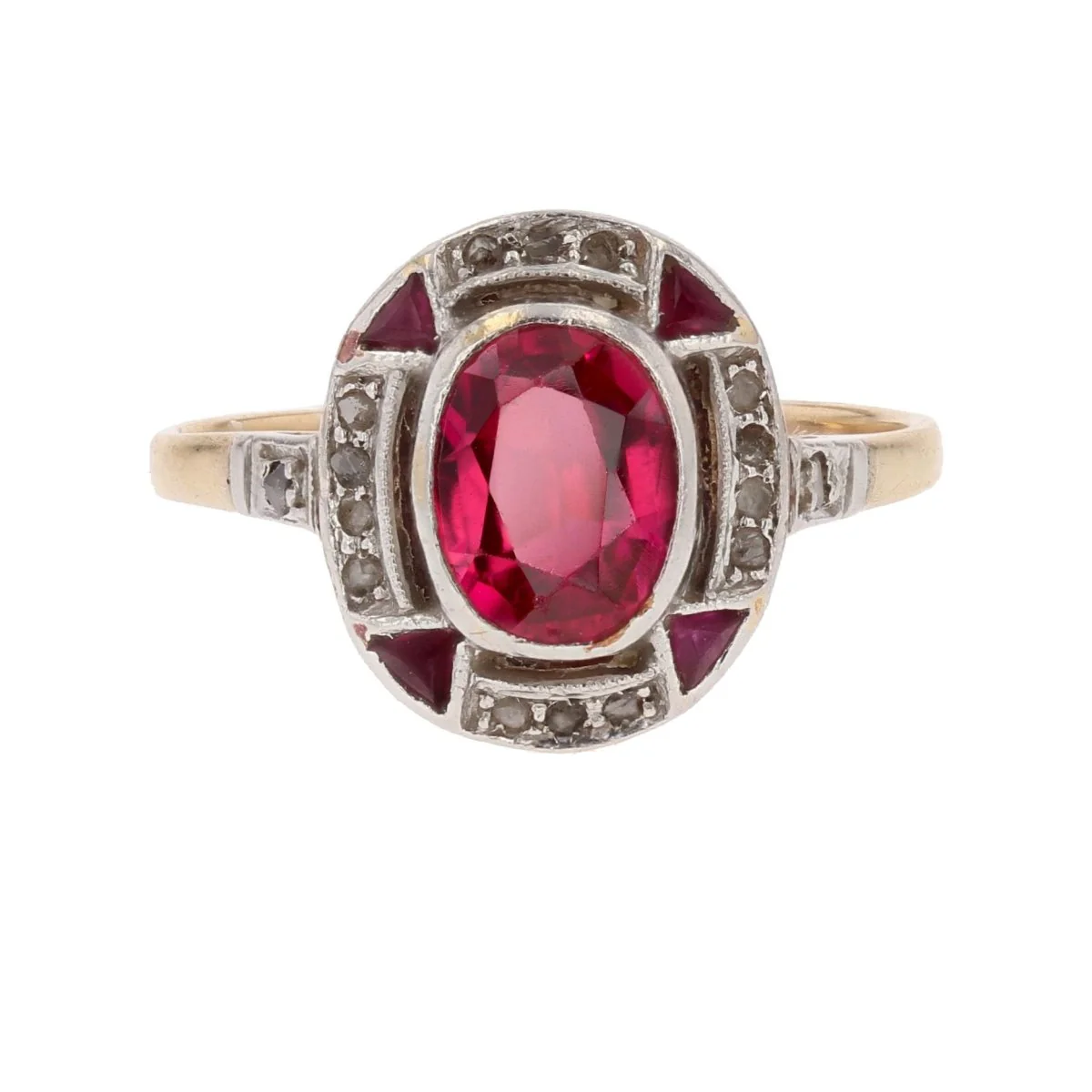 Entourage ring in yellow gold, rubies and diamonds