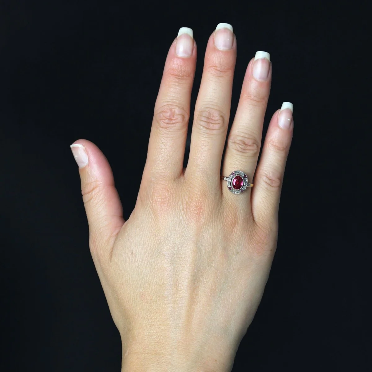 Entourage ring in yellow gold, rubies and diamonds - Image 2