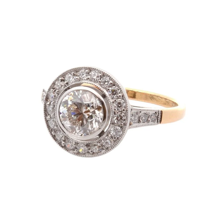 Entourage ring in platinum, yellow gold, and diamonds - Image 5