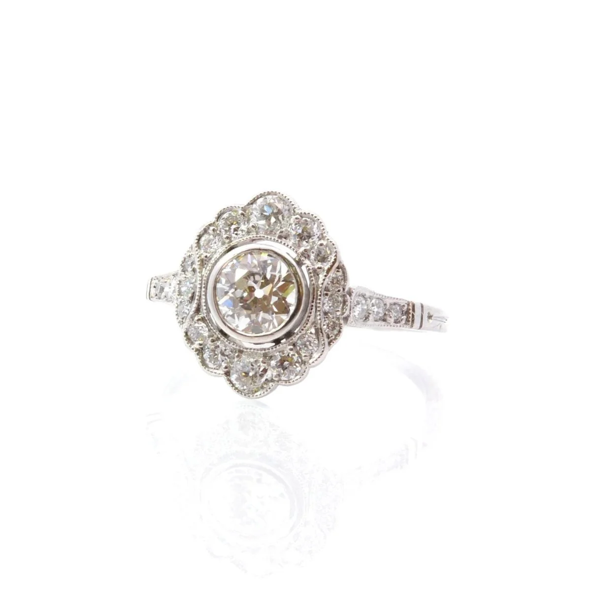 Ring Marguerite en paltinium and diamonds - Image 3