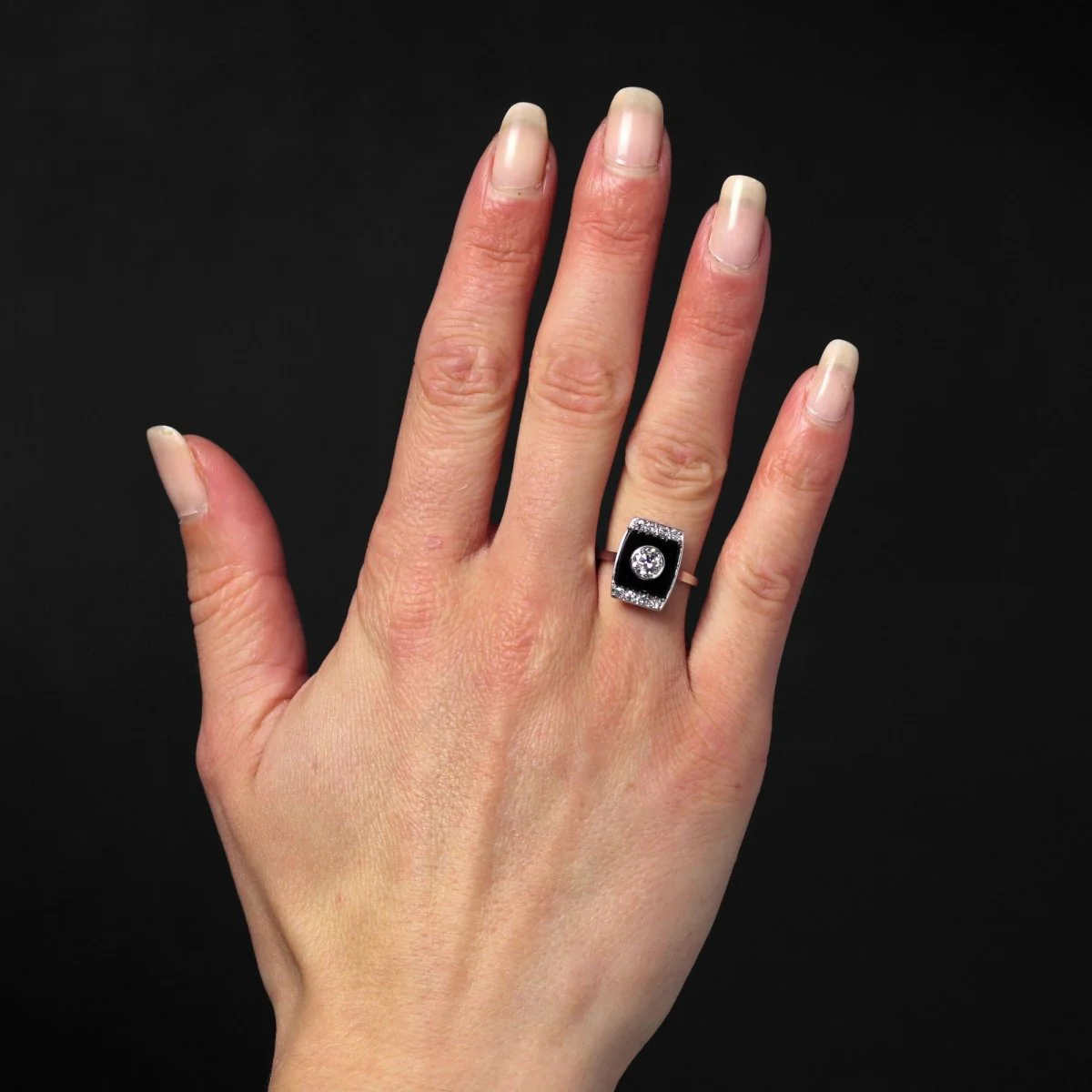 Platinum, onyx and diamond ring - Image 2