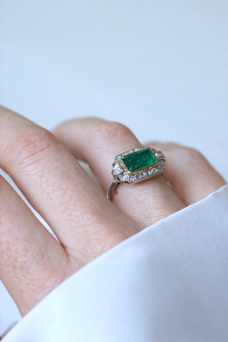 Ring Art deco Colombian Emerald 1.70 Cts and diamonds - Image 2
