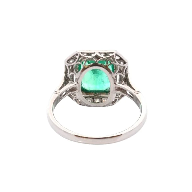 Entourage ring in platinum, emerald, and diamonds - Image 3