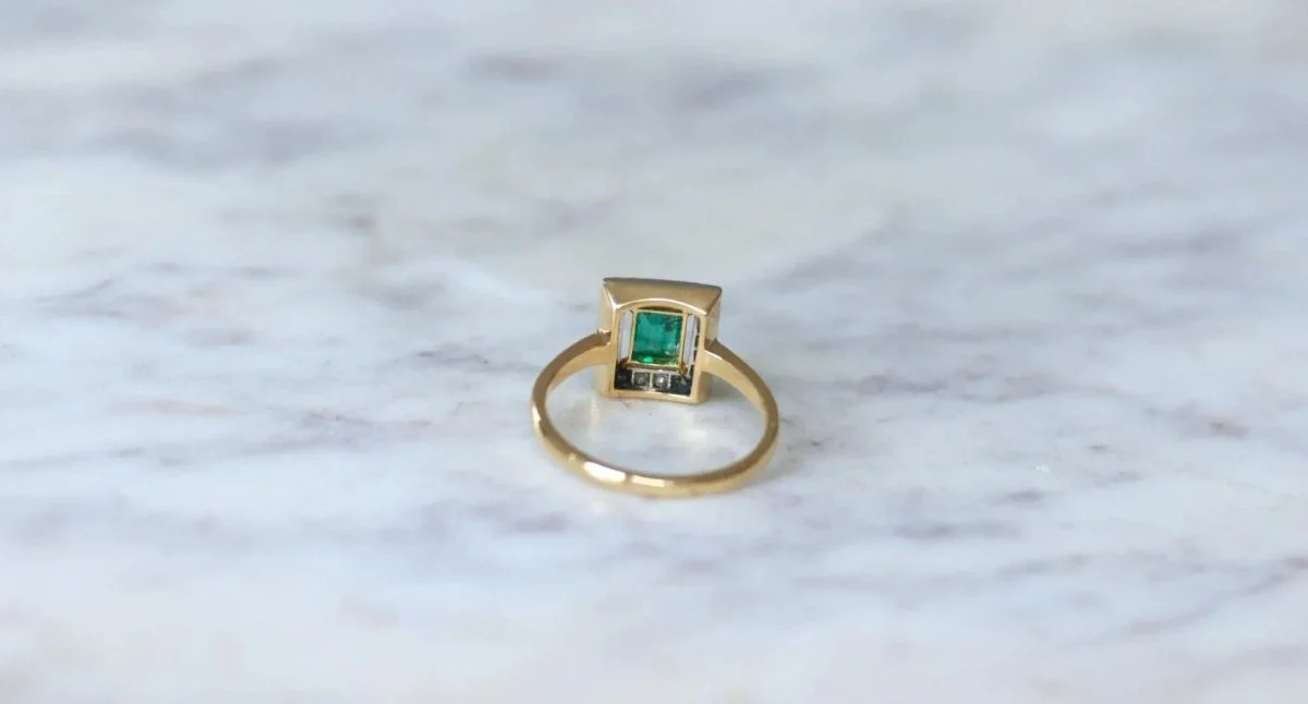 Art Deco Emerald and Diamond Ring - Image 7