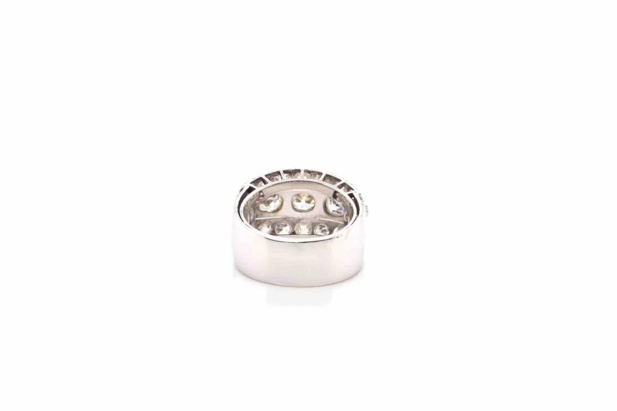 Diamond band ring in white gold - Image 6