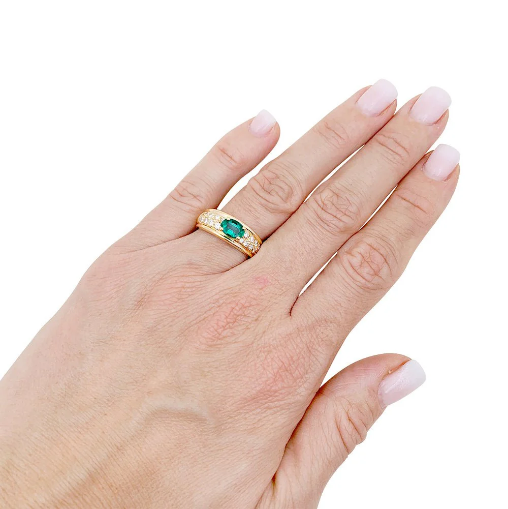 BOUCHERON "Axelle" ring in yellow gold, emerald and diamonds - Image 6
