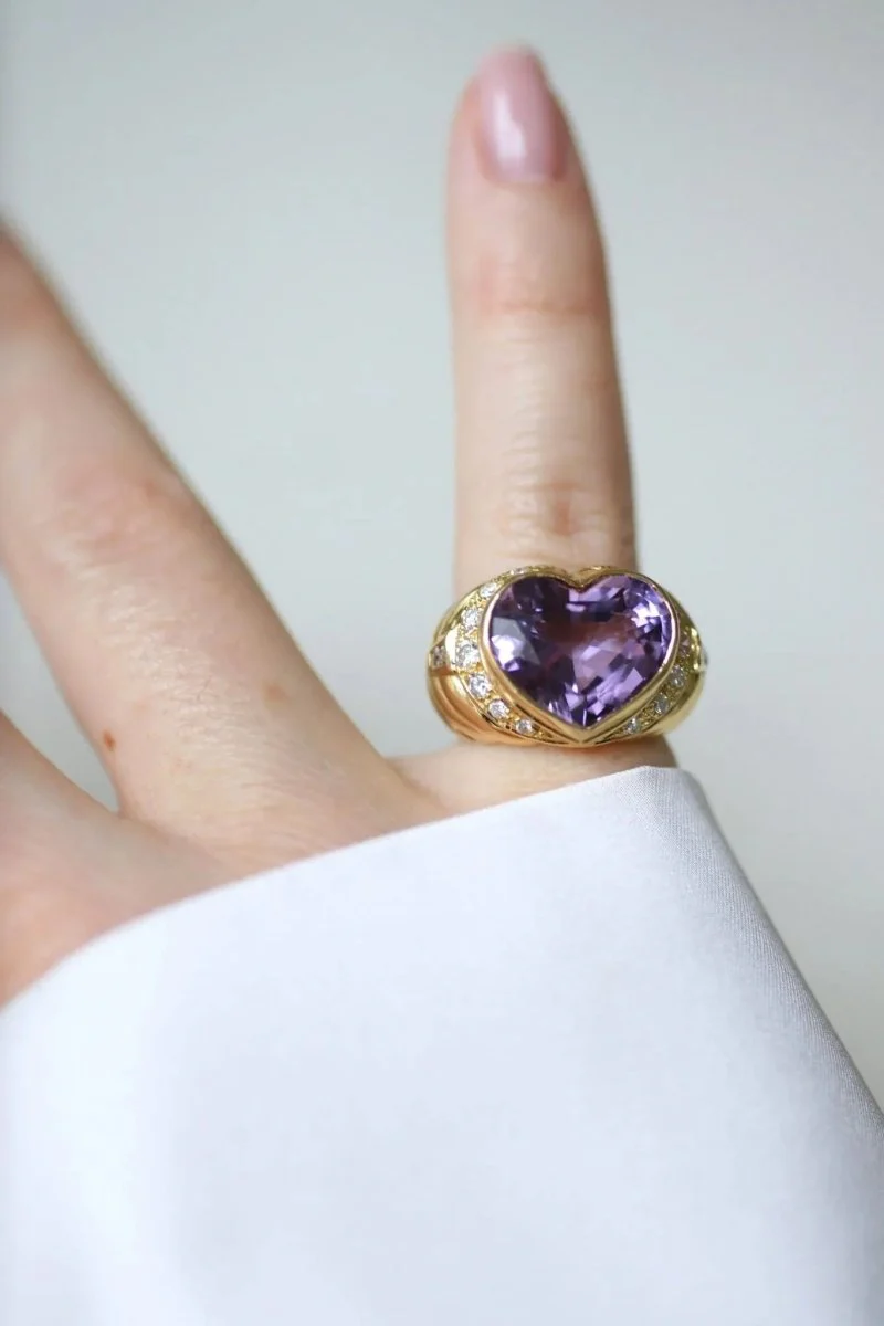 Amethyst and Diamond Heart Ball Ring in Yellow Gold - Image 10