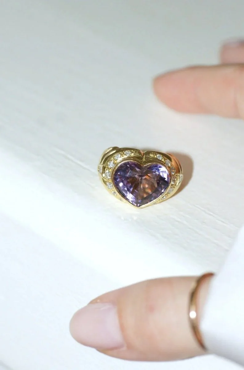 Amethyst and Diamond Heart Ball Ring in Yellow Gold - Image 8