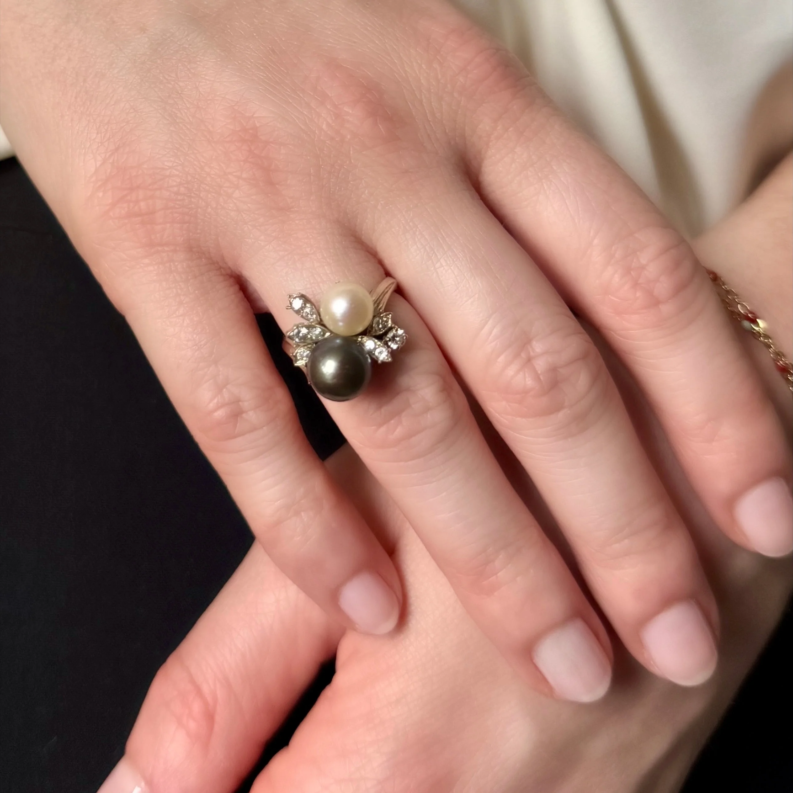 Toi & Moi Ring in White gold, Pearls and Diamonds - Image 2