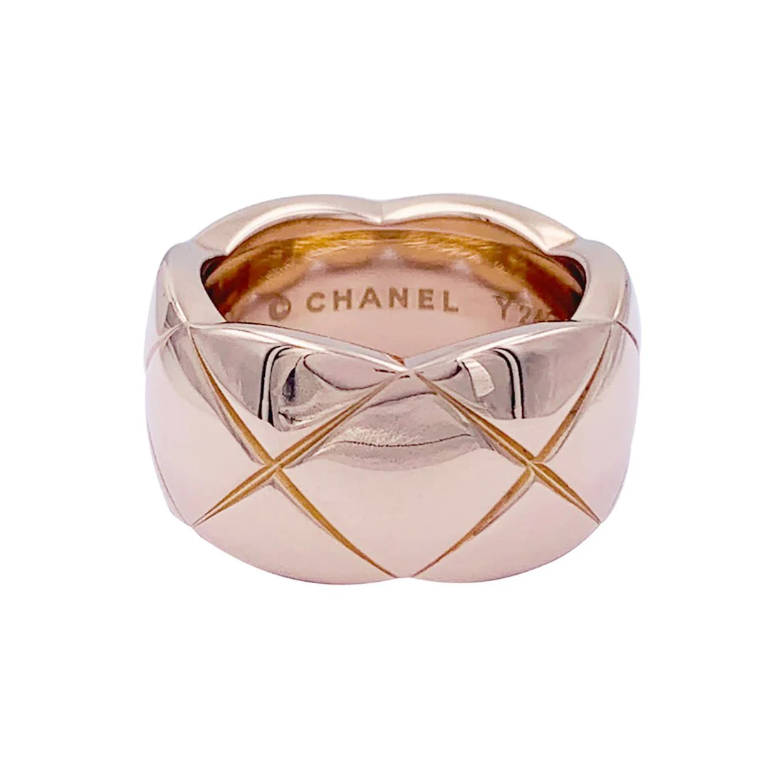 Chanel ring, “Coco Crush”, in pink gold.
