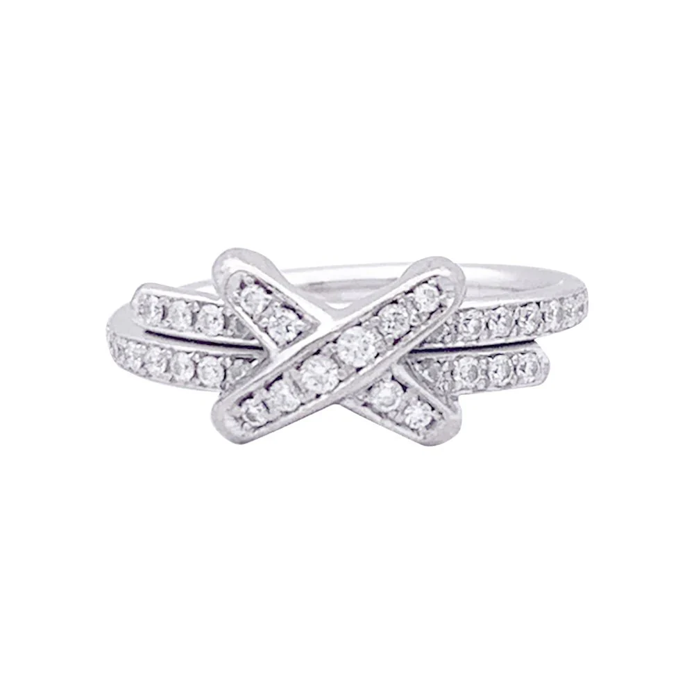 Chaumet “Jeux de Liens” ring in white gold, diamonds.