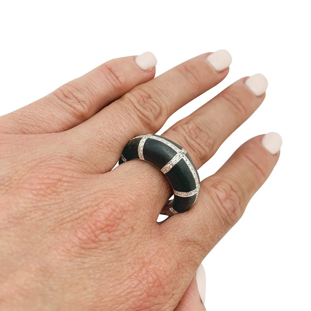 CHAUMET ring, “Anneau” model, white gold, diamonds and ebony - Image 8