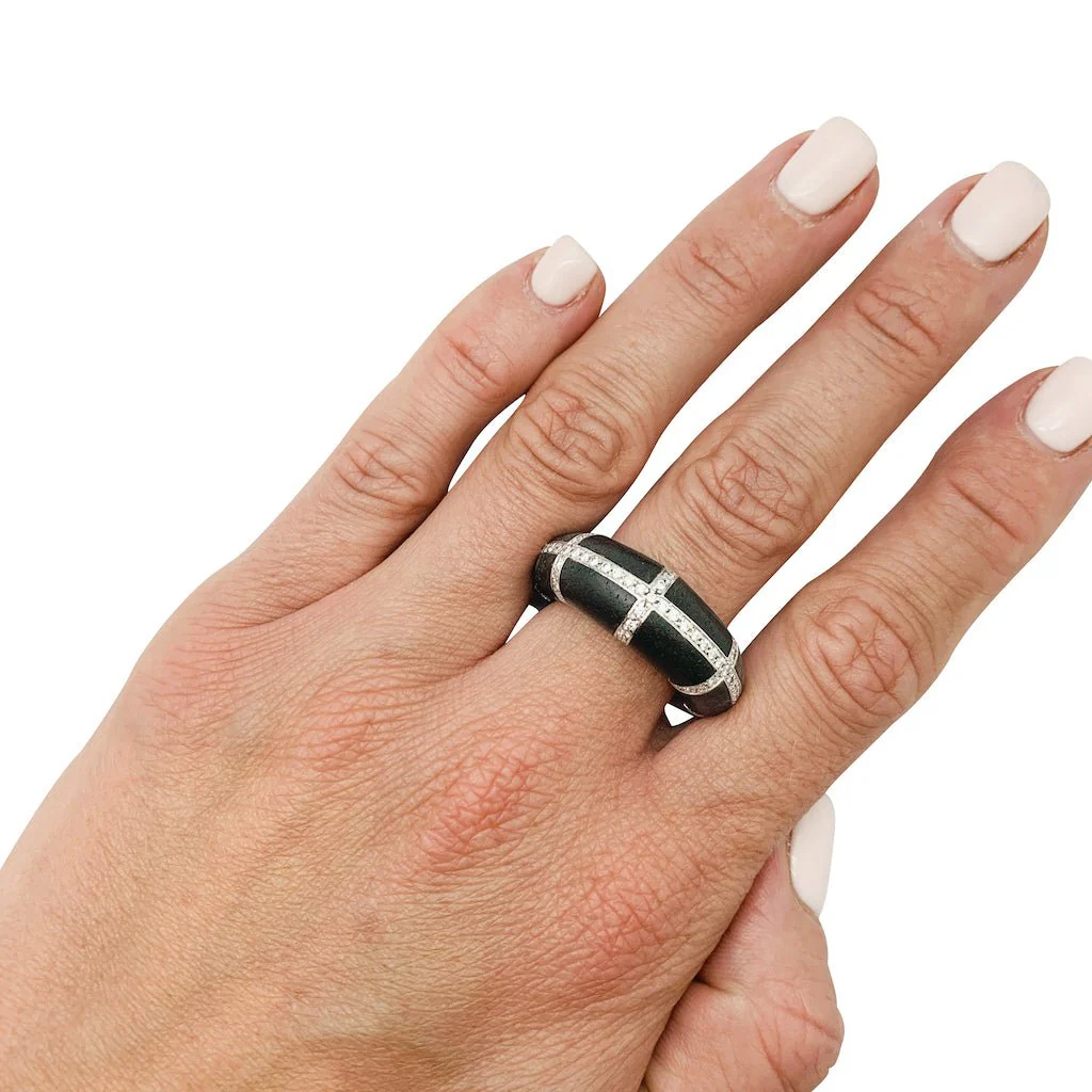 CHAUMET ring, “Anneau” model, white gold, diamonds and ebony - Image 9