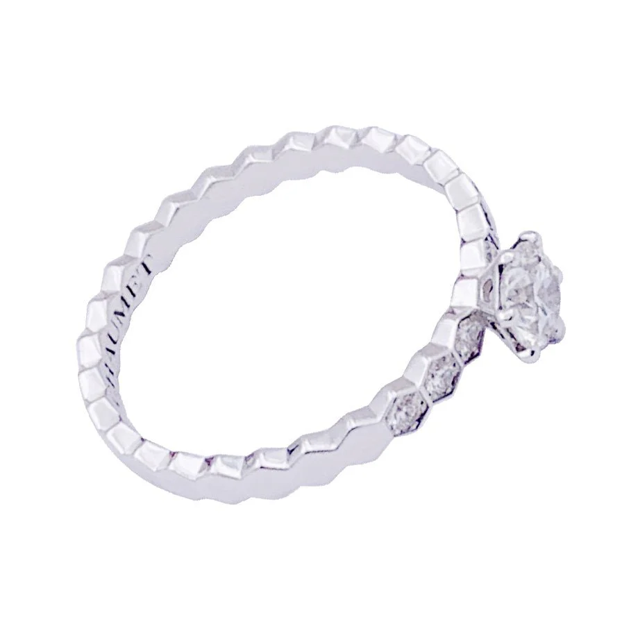 CHAUMET “Solitaire Bee my Love” ring in white gold, diamonds. - Image 4