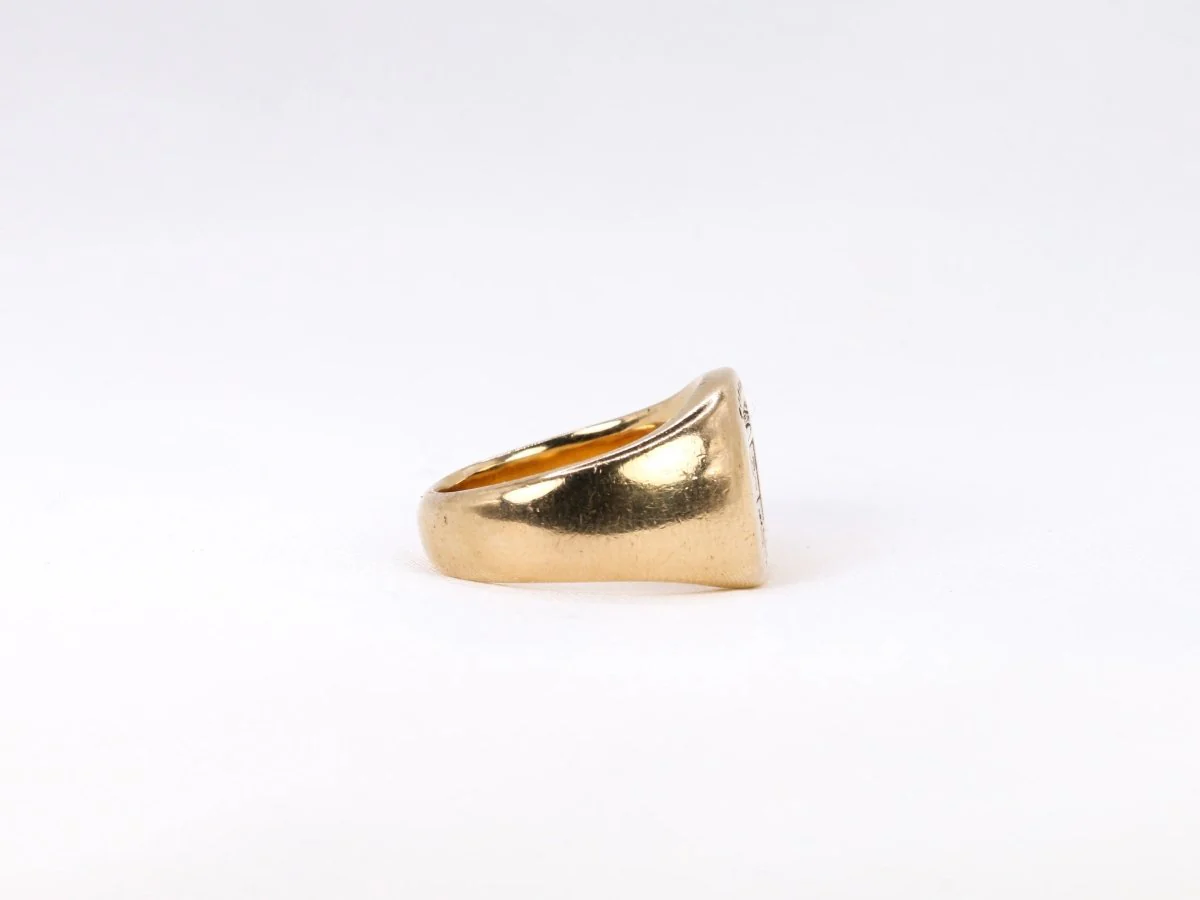 Antique gold signet ring engraved with the arms of the Marquis d'Antin - Image 3