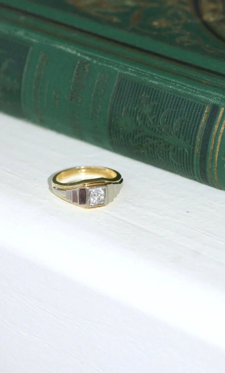 Art Deco staircase ring in two golds and diamond - Image 9