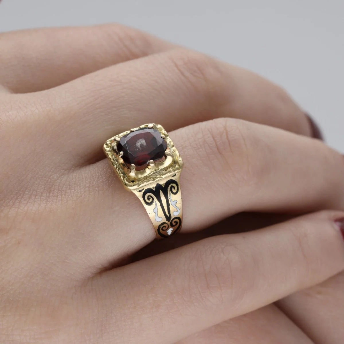 Ring Napoleon III signet ring in yellow gold 18K with enamel and garnet - Size 54 - Image 8
