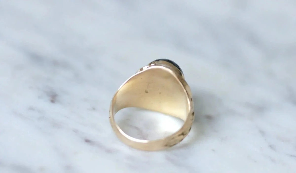 Rose gold signet ring and 15 Ct sapphire cabochon - Image 9